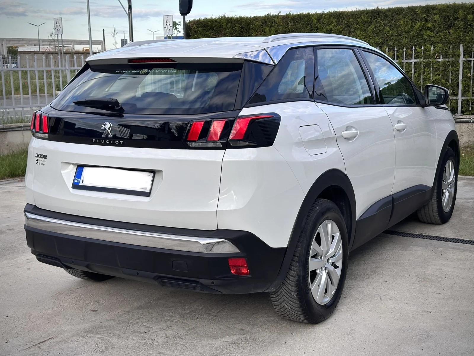 Peugeot 3008 1.2 Бензин * Серв.история* Регистриран* CarPlay, снимка 5 - Автомобили и джипове - 54598215