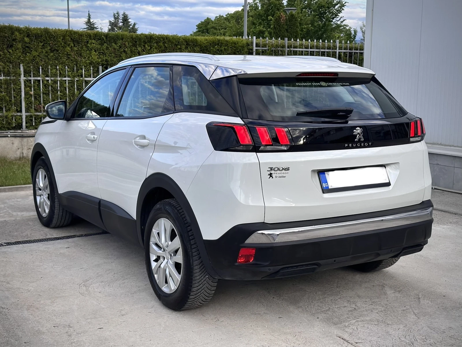 Peugeot 3008 1.2 Бензин * Серв.история* Регистриран* CarPlay, снимка 4 - Автомобили и джипове - 54598215