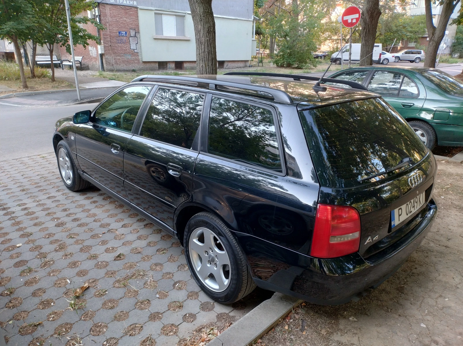 Audi A4 1.8 T, снимка 3 - Автомобили и джипове - 55398286