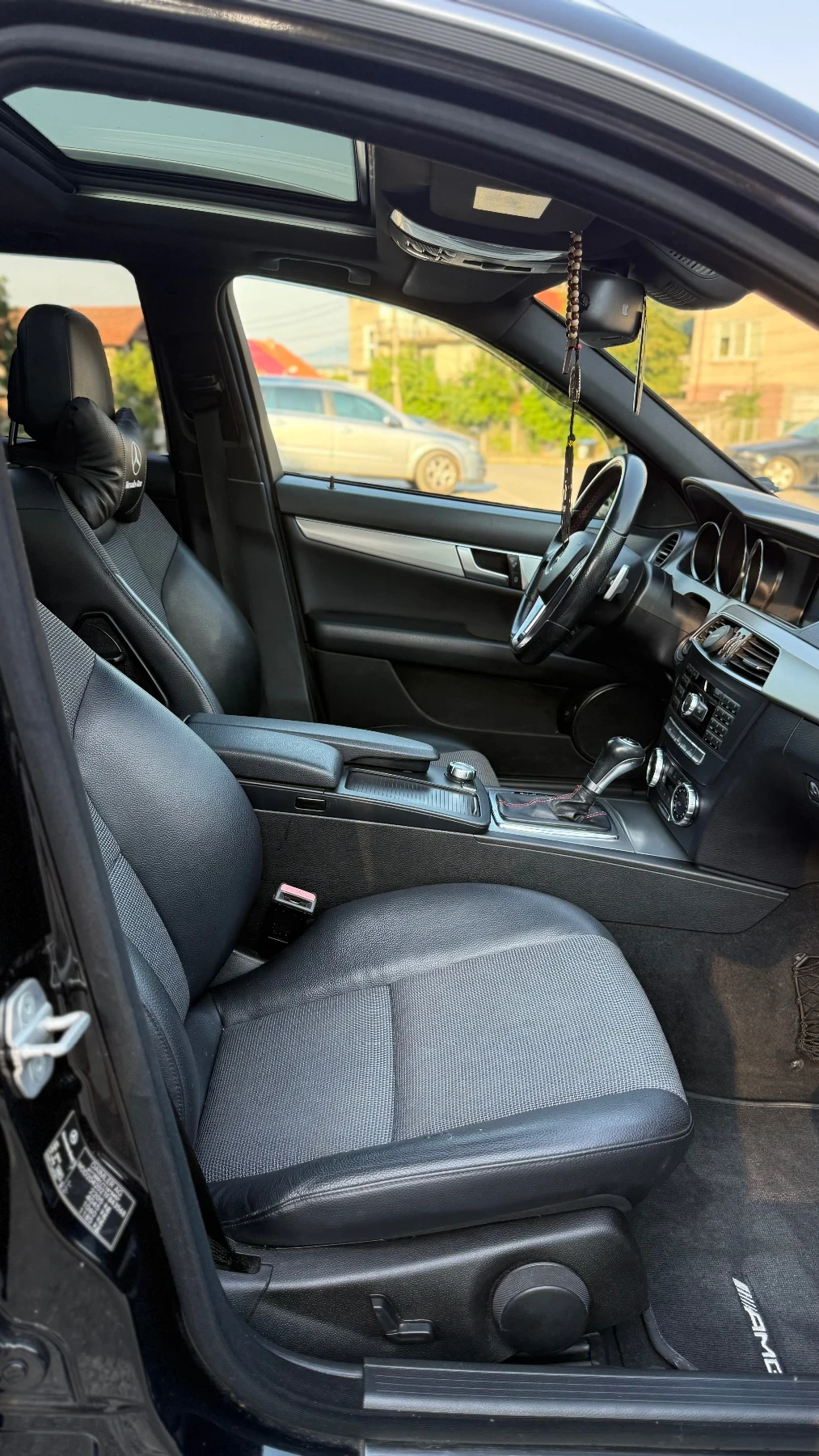 Mercedes-Benz C 220 Facelift AMG PANO FULL, снимка 12 - Автомобили и джипове - 55578165