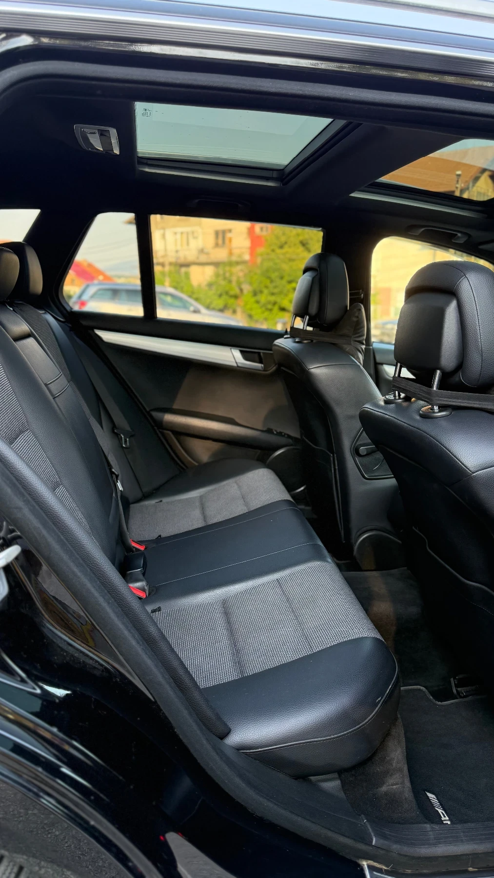 Mercedes-Benz C 220 Facelift AMG PANO FULL, снимка 13 - Автомобили и джипове - 55578165