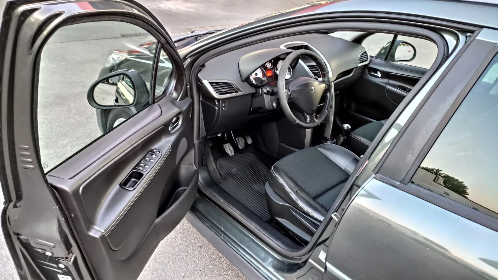 Peugeot 207 SW 1.6hdi Outdoor, снимка 10 - Автомобили и джипове - 55607530