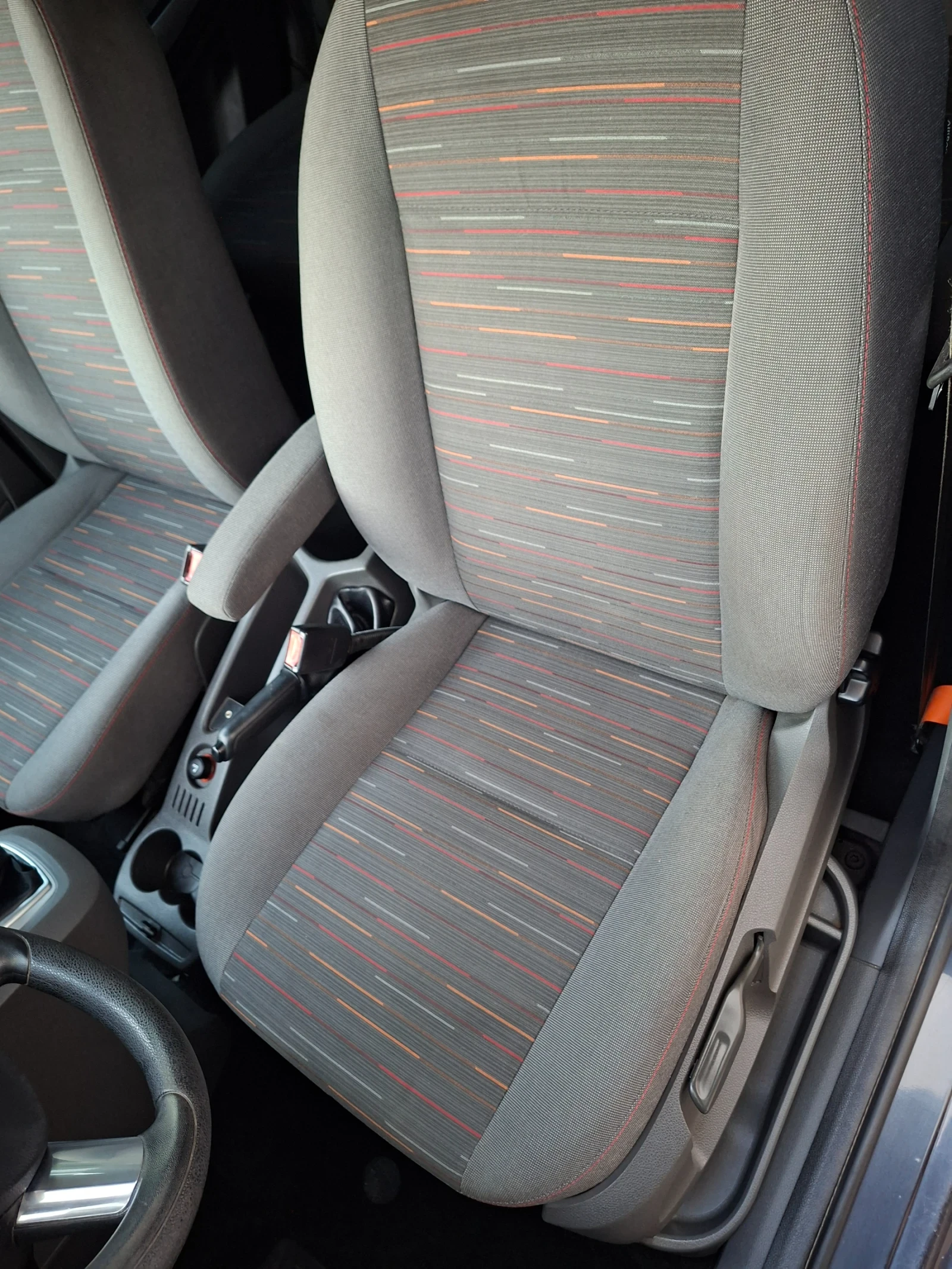 Ford C-max 1.8 i- 154.000km, снимка 8 - Автомобили и джипове - 55746159
