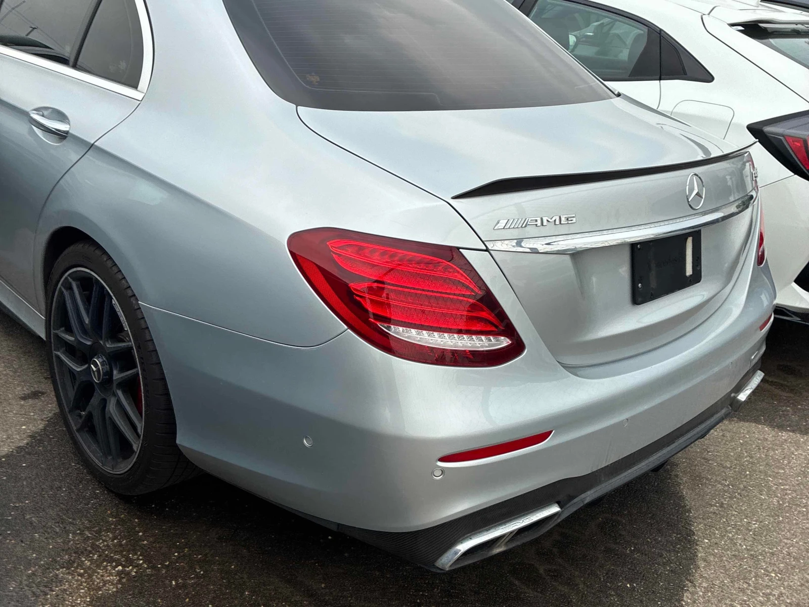 Mercedes-Benz E 63 AMG S * CARFAX * ОПЦИЯ ЗА ФИНАНСИРАНЕ, снимка 5 - Автомобили и джипове - 56083297