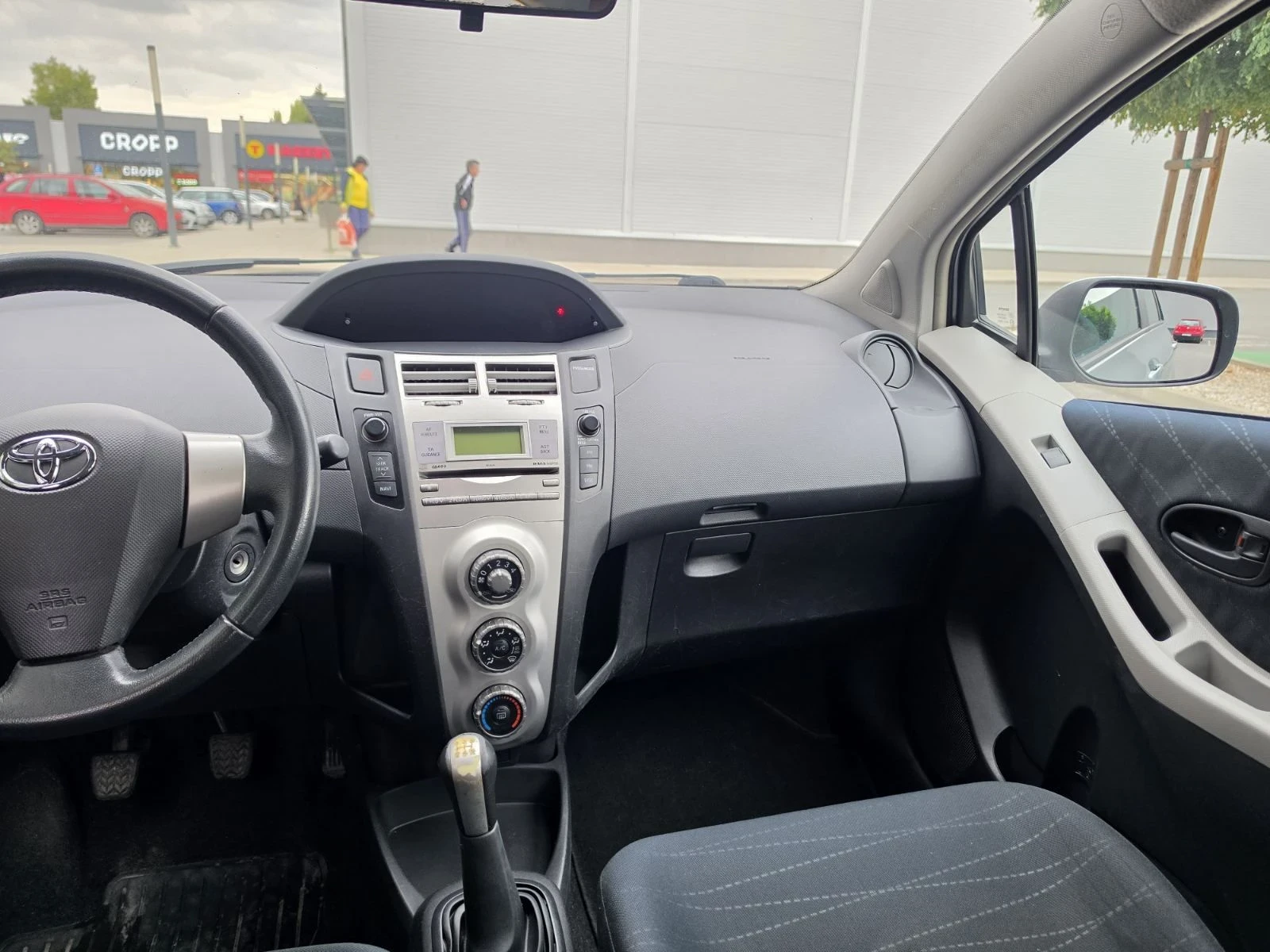 Toyota Yaris, снимка 9 - Автомобили и джипове - 56297177