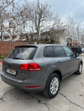 VW Touareg 3.0 TDI Bluemotion * Алкантара* Кожен салон* Пружи, снимка 6