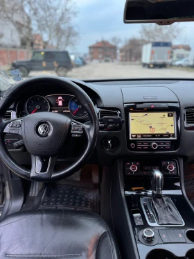 VW Touareg 3.0 TDI Bluemotion * Алкантара* Кожен салон* Пружи, снимка 8