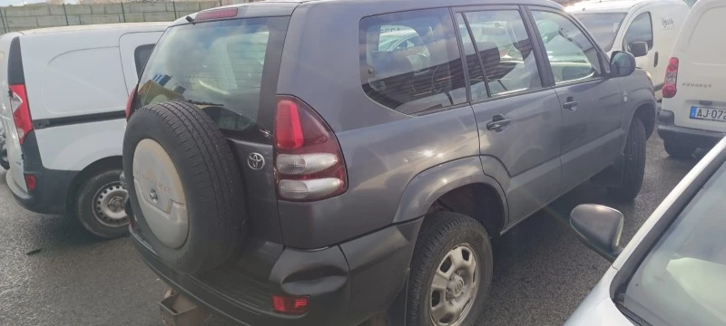 Toyota Land cruiser 3.0 D4D, снимка 4 - Автомобили и джипове - 45750771