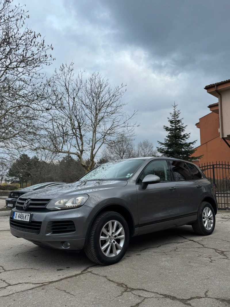 VW Touareg 3.0 TDI Bluemotion * Алкантара* Кожен салон* Пружи, снимка 1 - Автомобили и джипове - 48999574