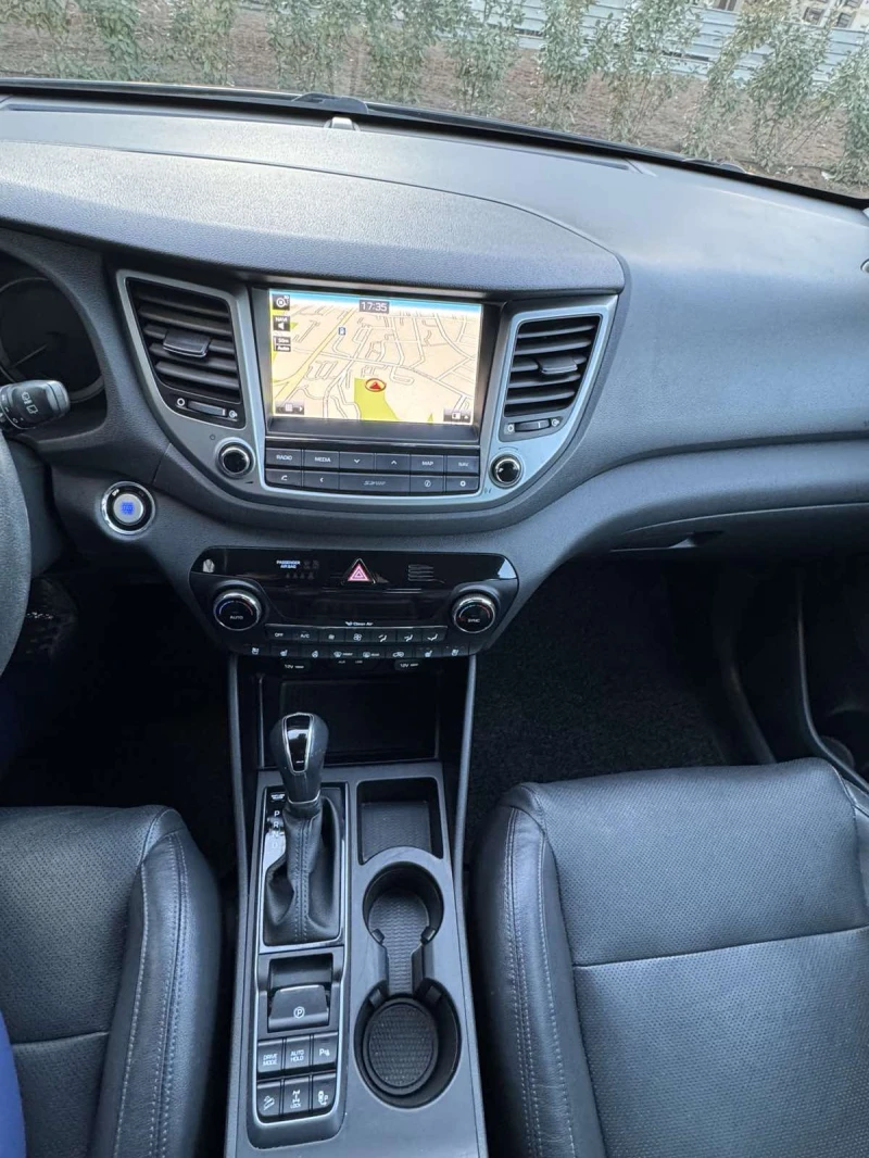 Hyundai Tucson CRDI 4WD, снимка 7 - Автомобили и джипове - 53326700