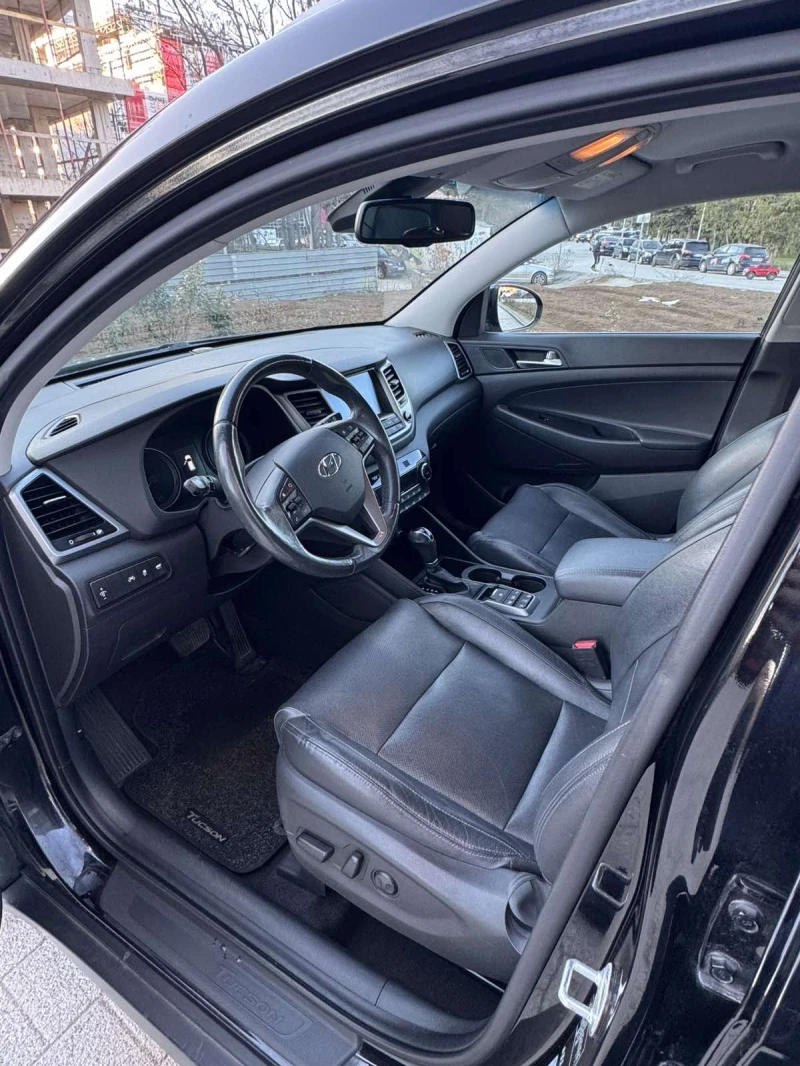 Hyundai Tucson CRDI 4WD, снимка 3 - Автомобили и джипове - 53326700