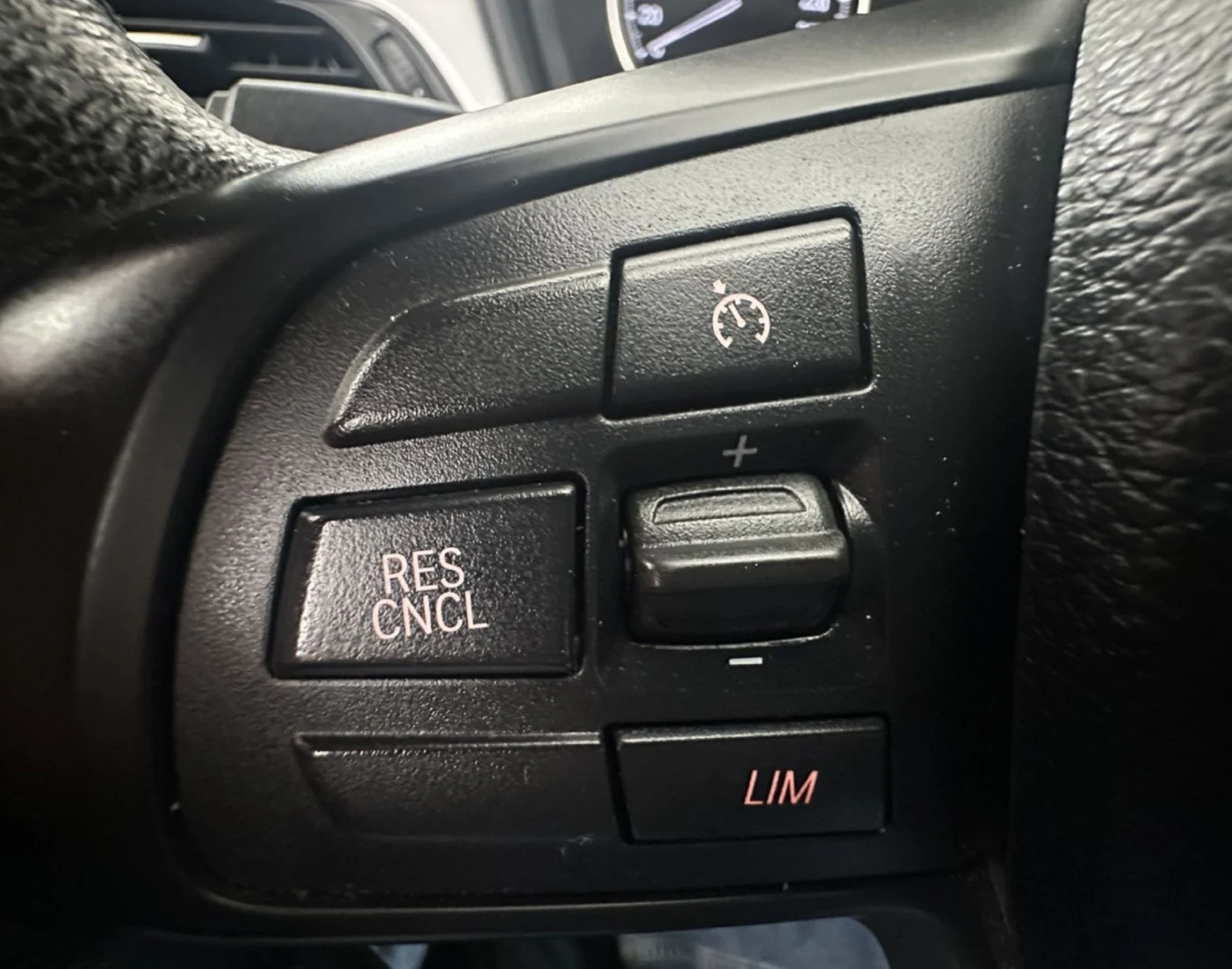 BMW X1 xDrive.25e.KAMERA 360.HEAD-UP. NAVI.LED - изображение 8