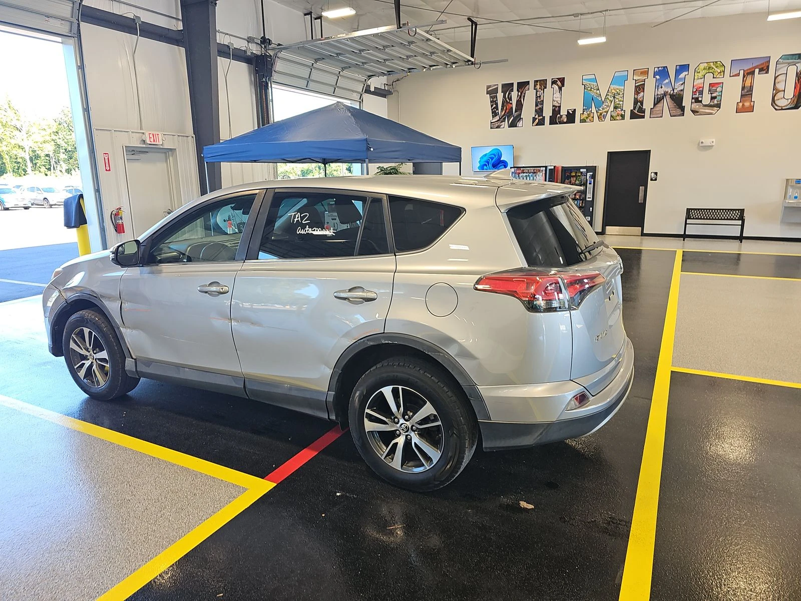 Toyota Rav4 XLE * CARFAX* ОПЦИЯ ЗА ФИНАНСИРАНЕ*  - изображение 4