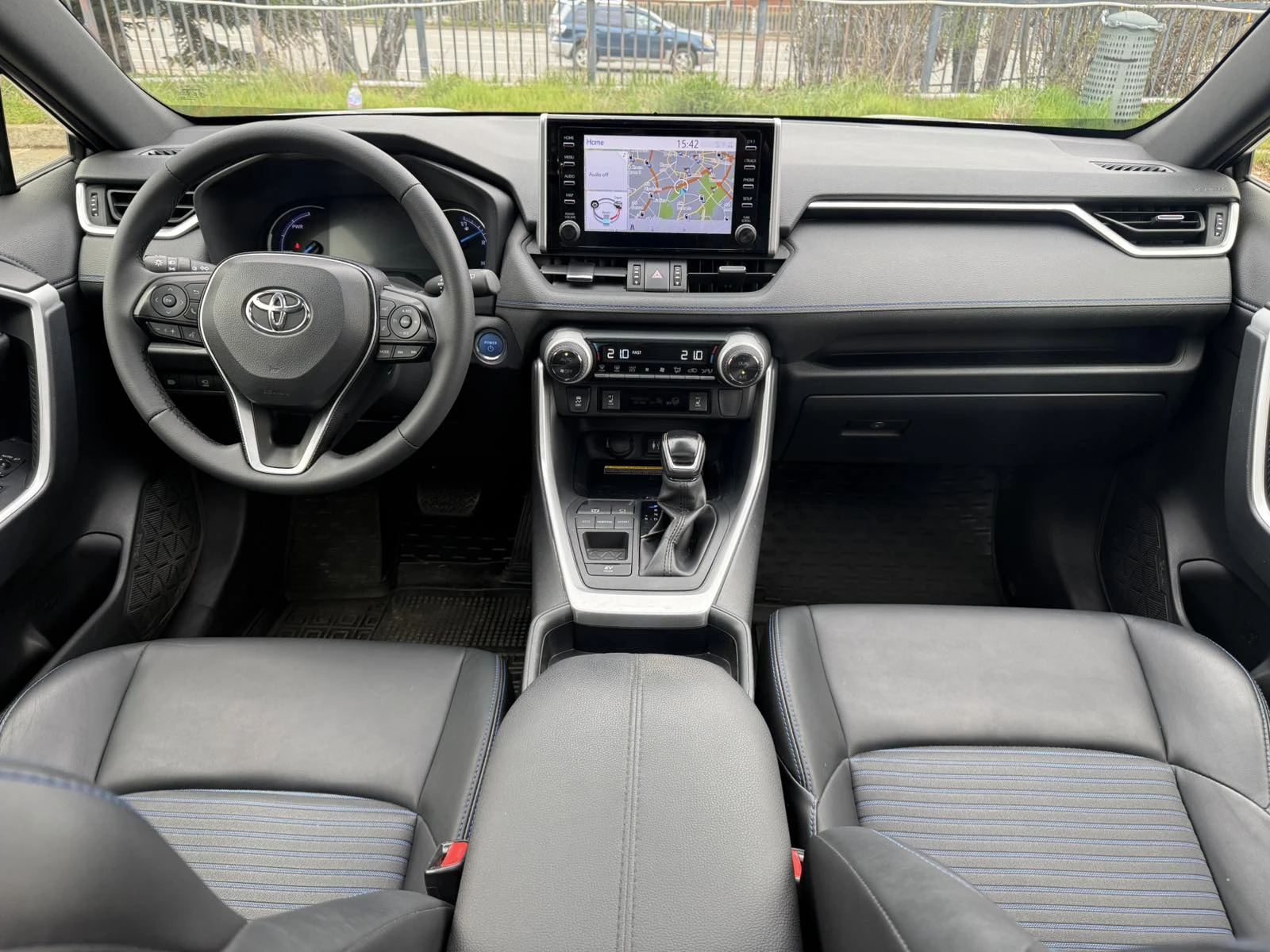 Toyota Rav4 Hybrid  Luxury , снимка 13 - Автомобили и джипове - 54081843