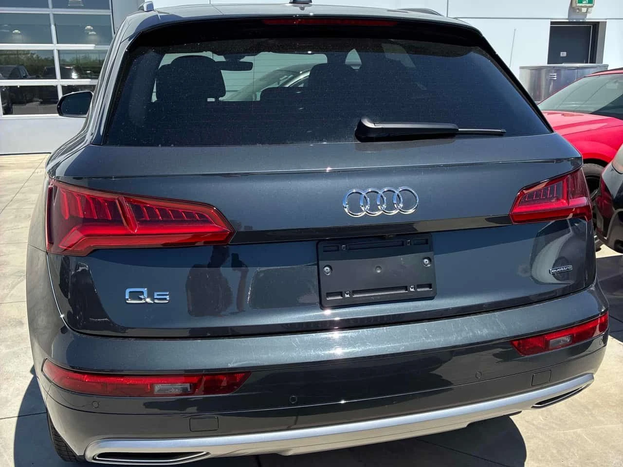 Audi Q5 Technik/360/DIS/LED/B&O/АВТОКРЕДИТ, снимка 4 - Автомобили и джипове - 54813876