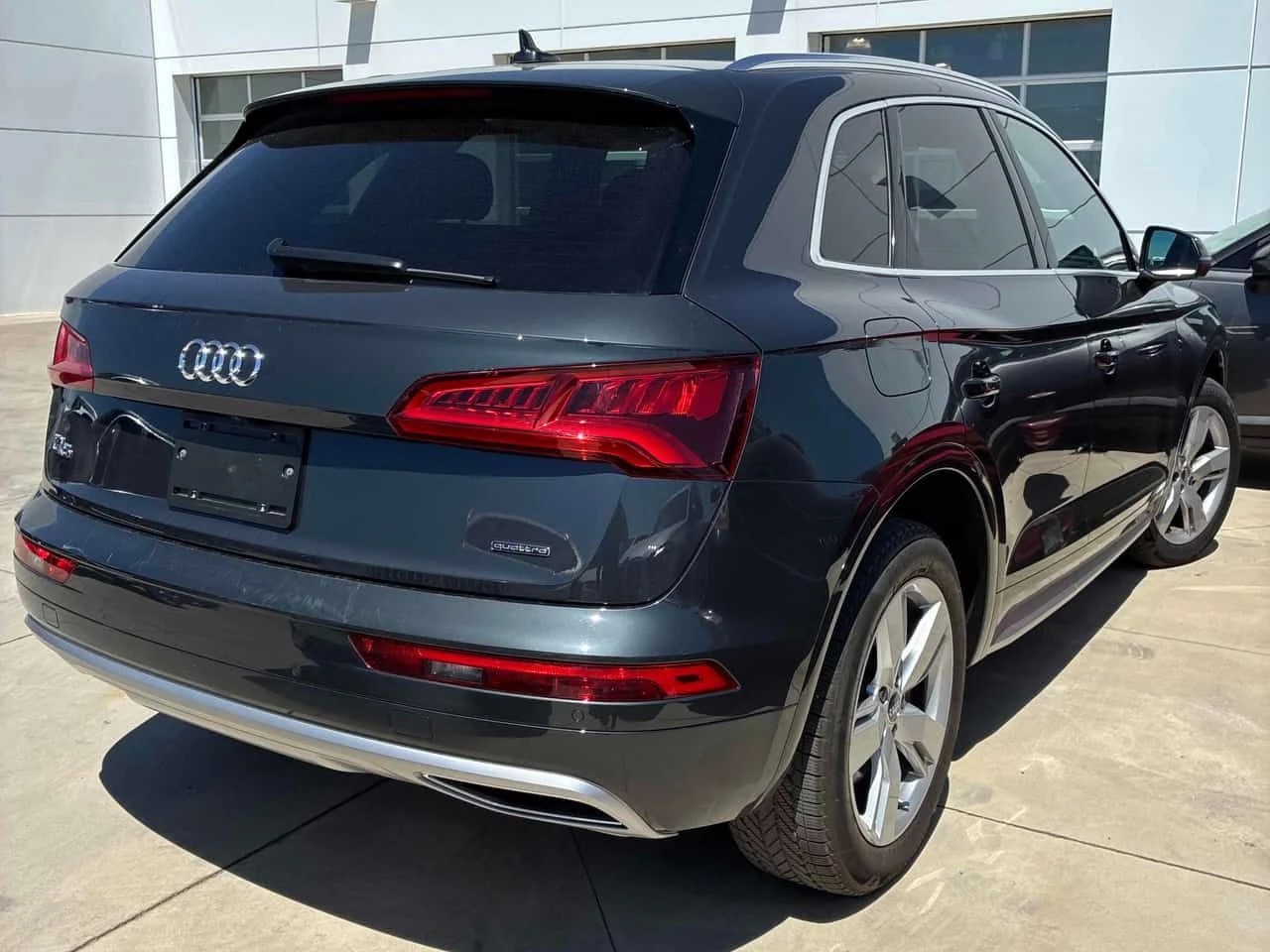 Audi Q5 Technik/360/DIS/LED/B&O/АВТОКРЕДИТ, снимка 3 - Автомобили и джипове - 54813876