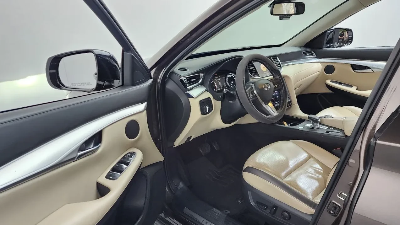 Infiniti QX50 2.0 Бензин Essential, снимка 10 - Автомобили и джипове - 54970010
