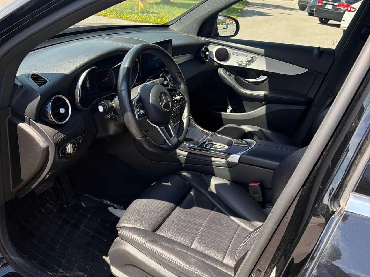 Mercedes-Benz GLC 300 * CARFAX *  ОПЦИЯ ЗА ФИНАНСИРАНЕ, снимка 5 - Автомобили и джипове - 55328545