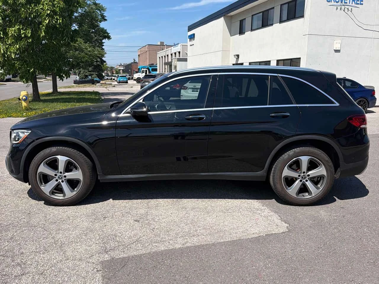 Mercedes-Benz GLC 300 * CARFAX *  ОПЦИЯ ЗА ФИНАНСИРАНЕ, снимка 2 - Автомобили и джипове - 55328545