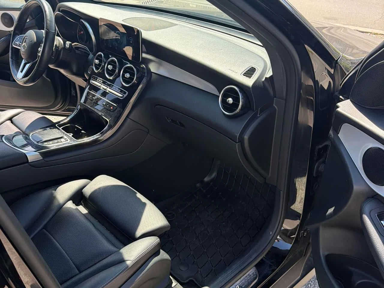 Mercedes-Benz GLC 300 * CARFAX *  ОПЦИЯ ЗА ФИНАНСИРАНЕ, снимка 14 - Автомобили и джипове - 55328545