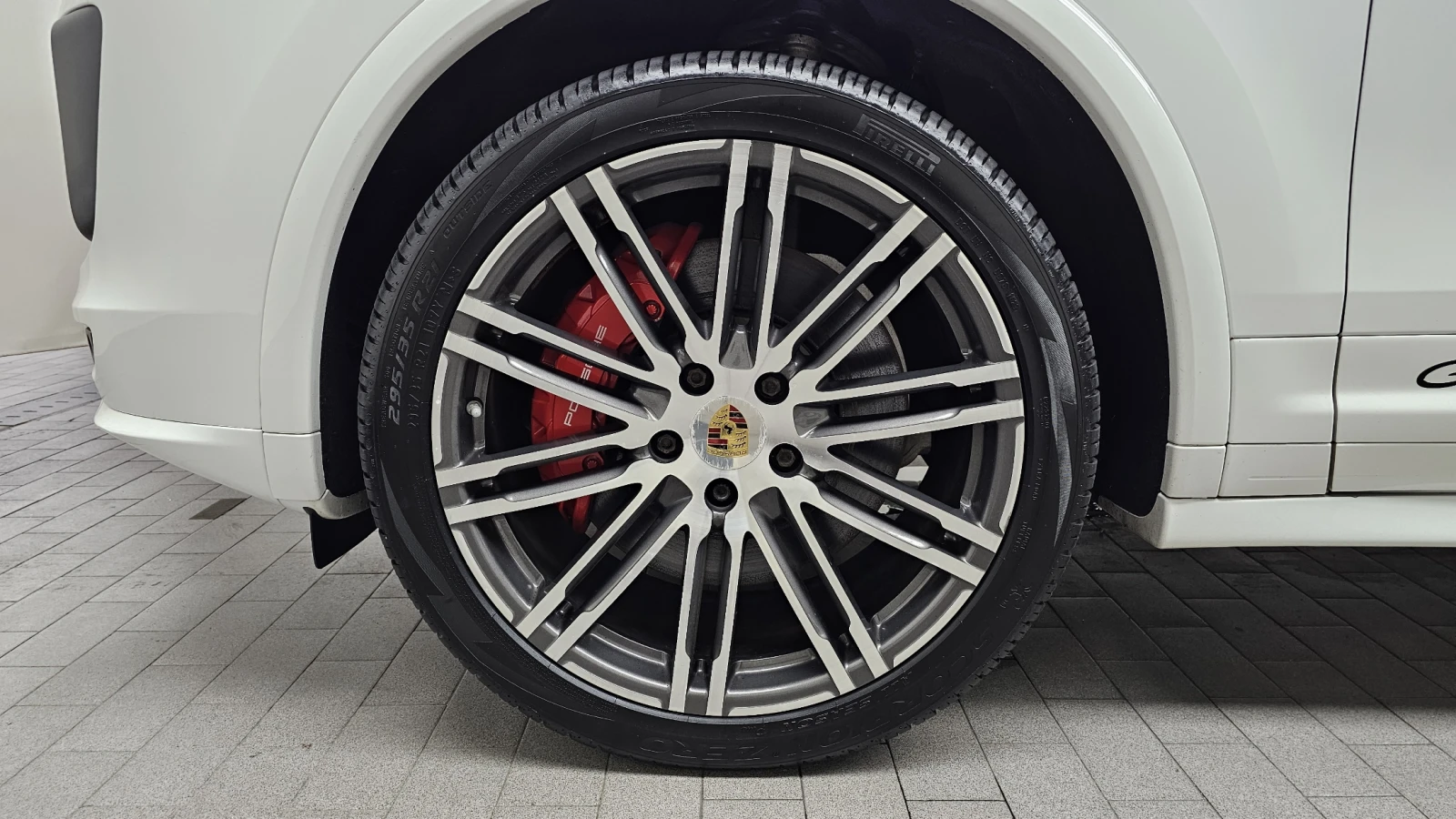 Porsche Cayenne GTS* BOSE* SOFT CLOSE* ЕЛ. БАГАЖНИК* КРАЙНА ЦЕНА, снимка 5 - Автомобили и джипове - 55983874