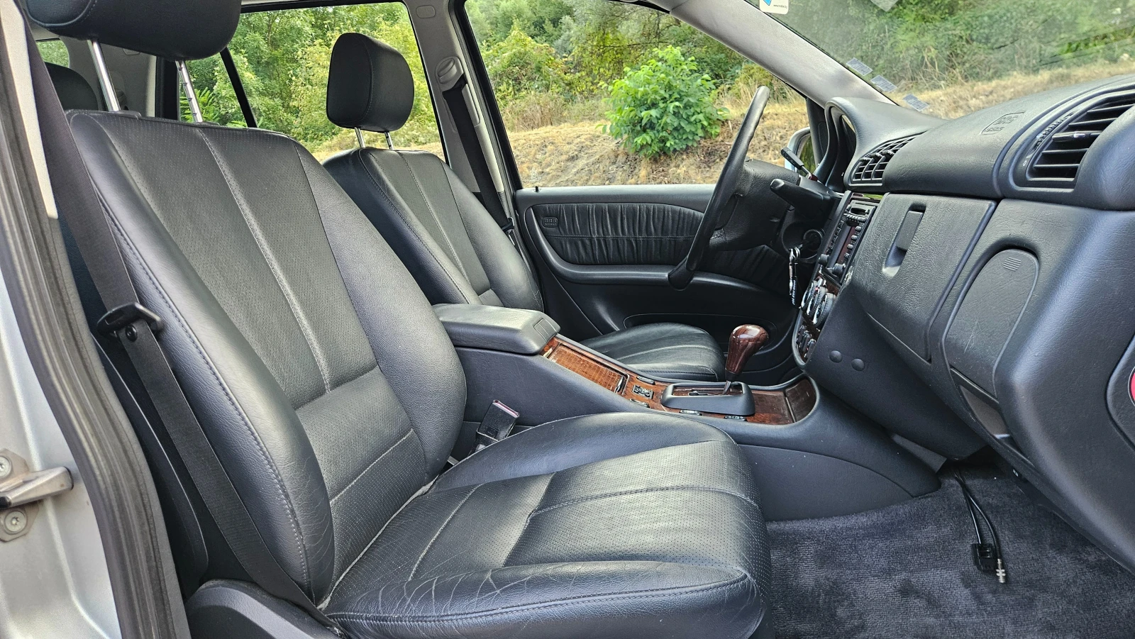 Mercedes-Benz ML 270 4.0 AVTOM/KOJA/NAVIG/TEGLI4, снимка 13 - Автомобили и джипове - 56242775