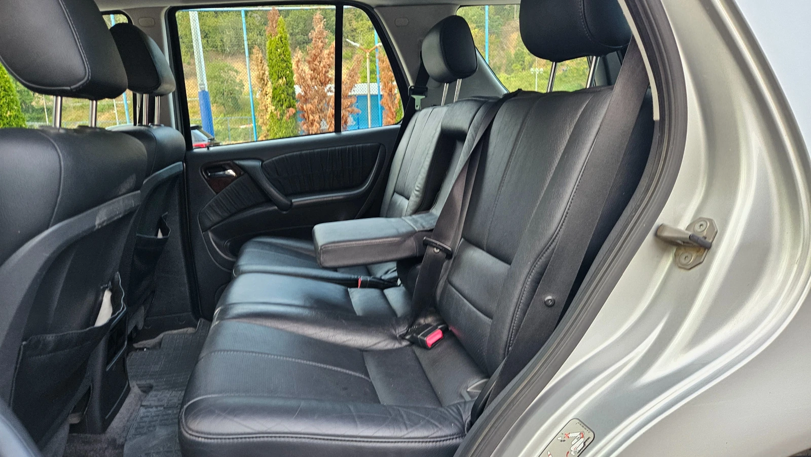 Mercedes-Benz ML 270 4.0 AVTOM/KOJA/NAVIG/TEGLI4, снимка 14 - Автомобили и джипове - 56242775