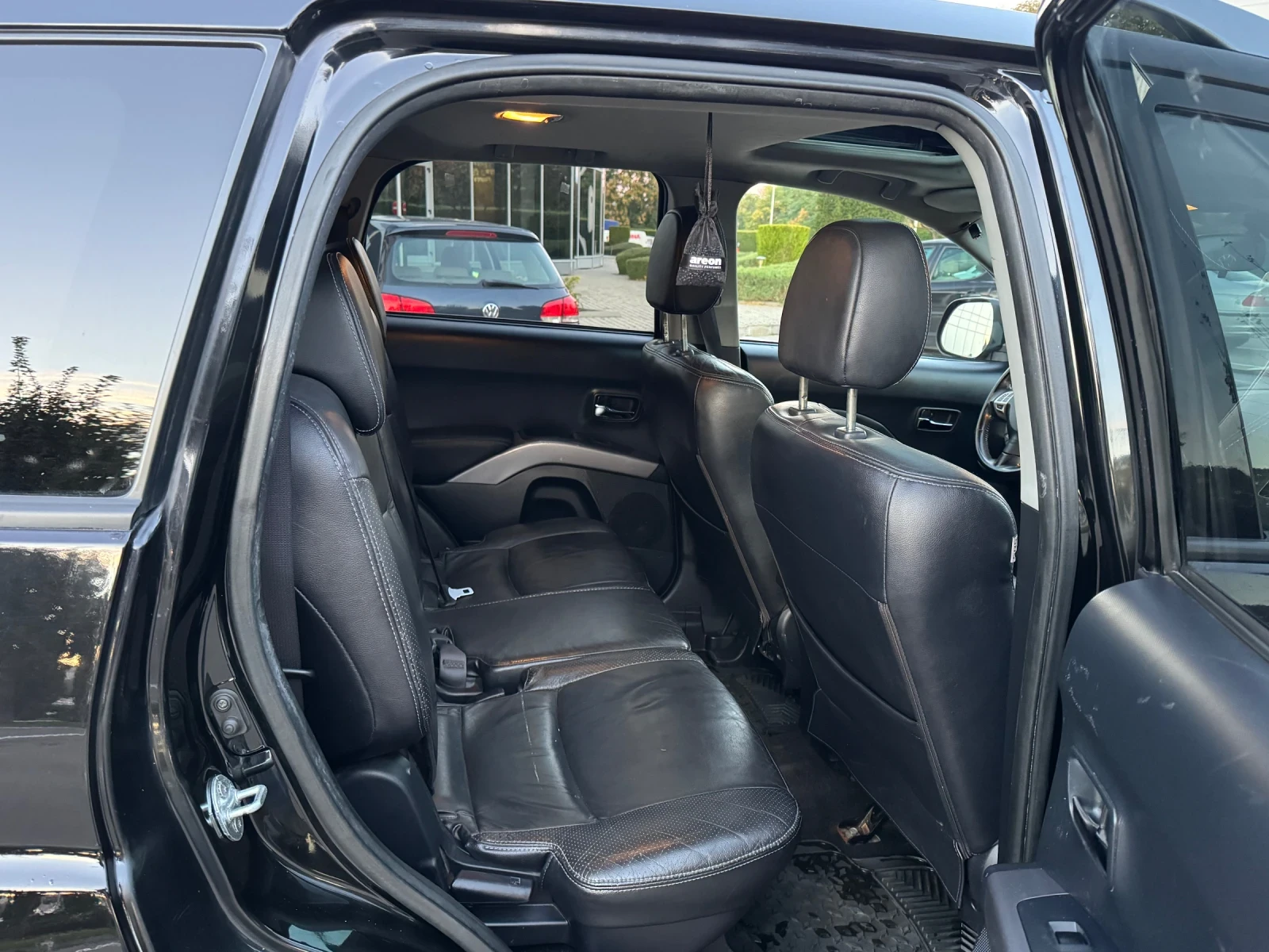 Mitsubishi Outlander, снимка 11 - Автомобили и джипове - 56541748