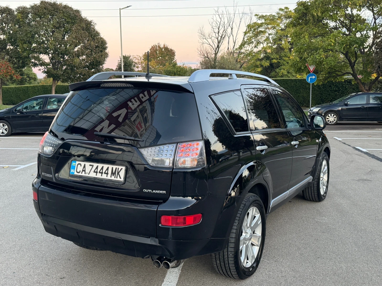 Mitsubishi Outlander, снимка 2 - Автомобили и джипове - 56541748