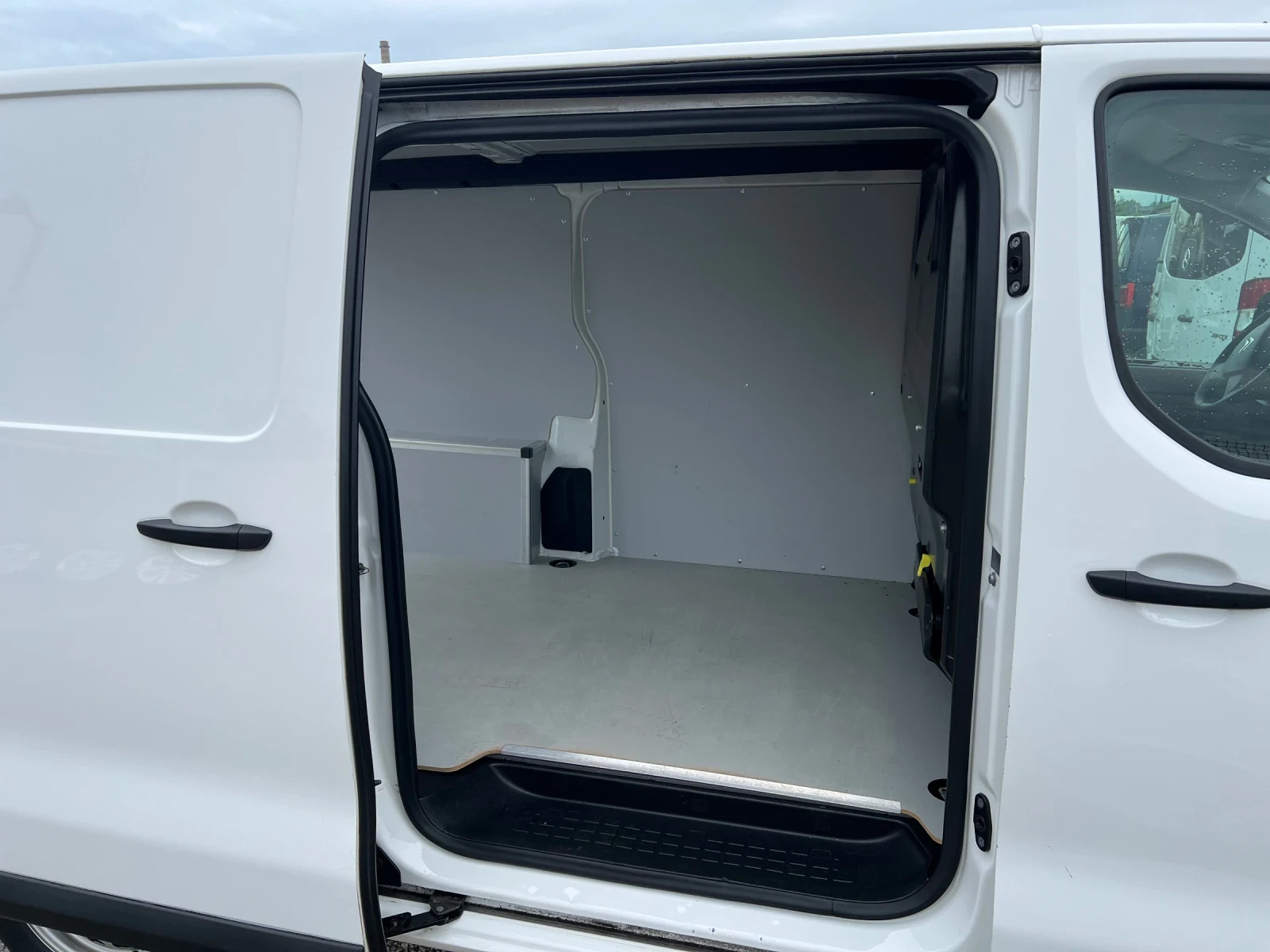 Citroen Jumpy 2.0hdi - изображение 10