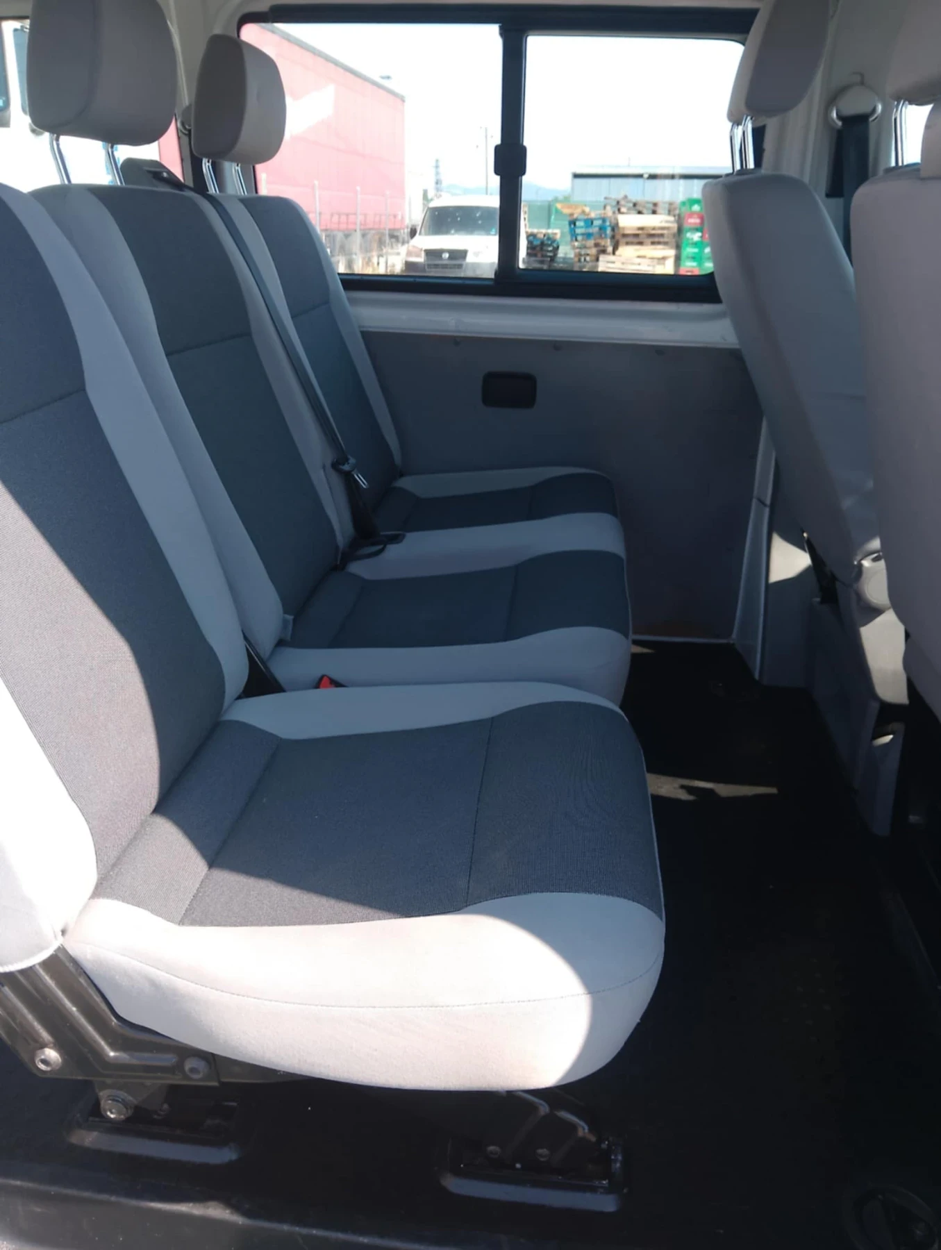 VW T6  Transporter 2.0 TDI - изображение 10