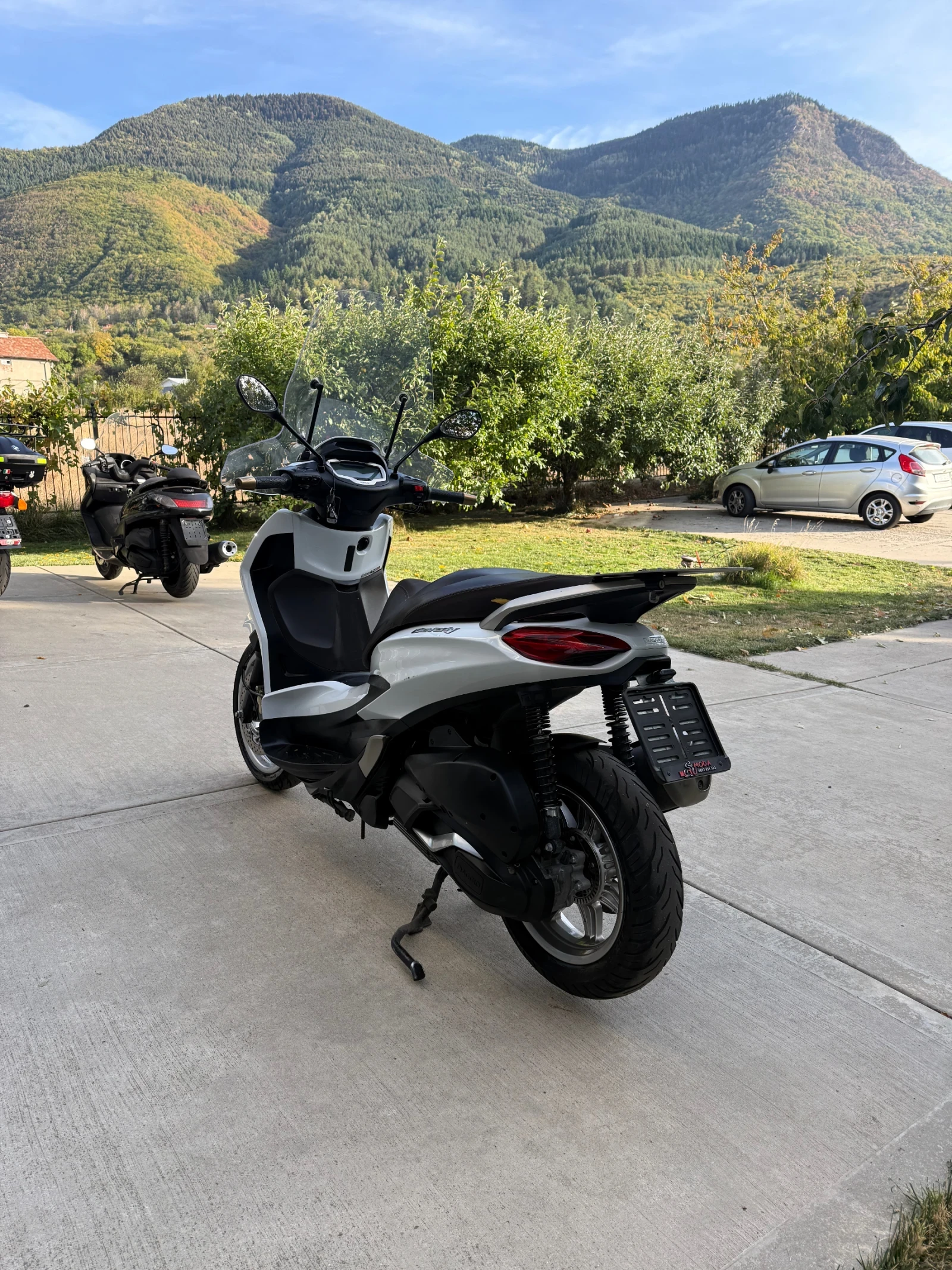 Piaggio Beverly 2022 300, снимка 6 - Мотоциклети и мототехника - 56329303