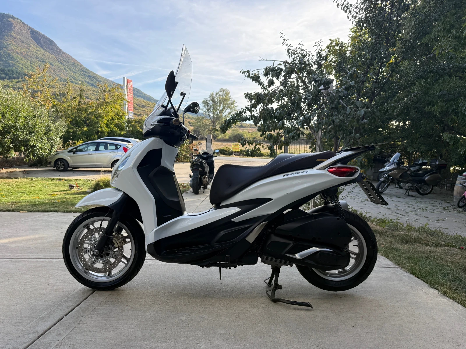 Piaggio Beverly 2022 300, снимка 5 - Мотоциклети и мототехника - 56329303