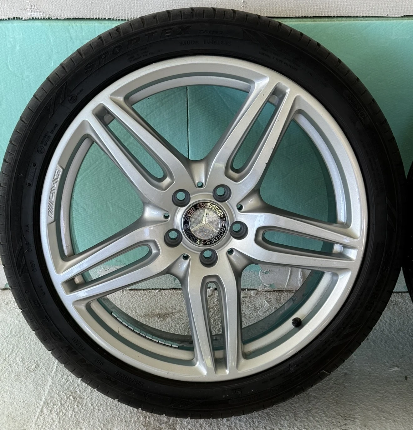 ���� � ������ 245/40R19 �� Mercedes-Benz E 350 | Mobile.bg � ����������� 2