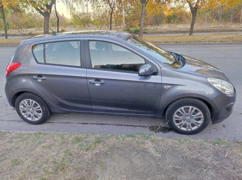 Hyundai I20 1.3 , снимка 4 - Автомобили и джипове - 47595798