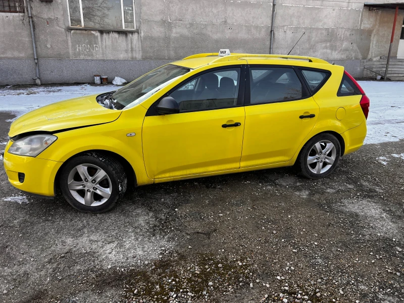 Kia Ceed 1.4 бензин, снимка 2 - Автомобили и джипове - 48601817