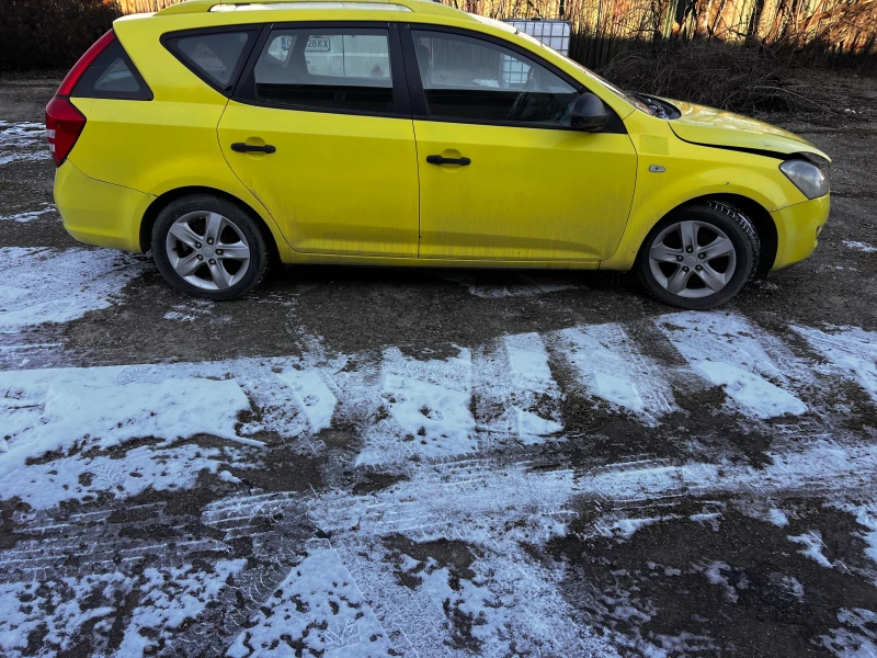 Kia Ceed 1.4 бензин, снимка 5 - Автомобили и джипове - 48601817