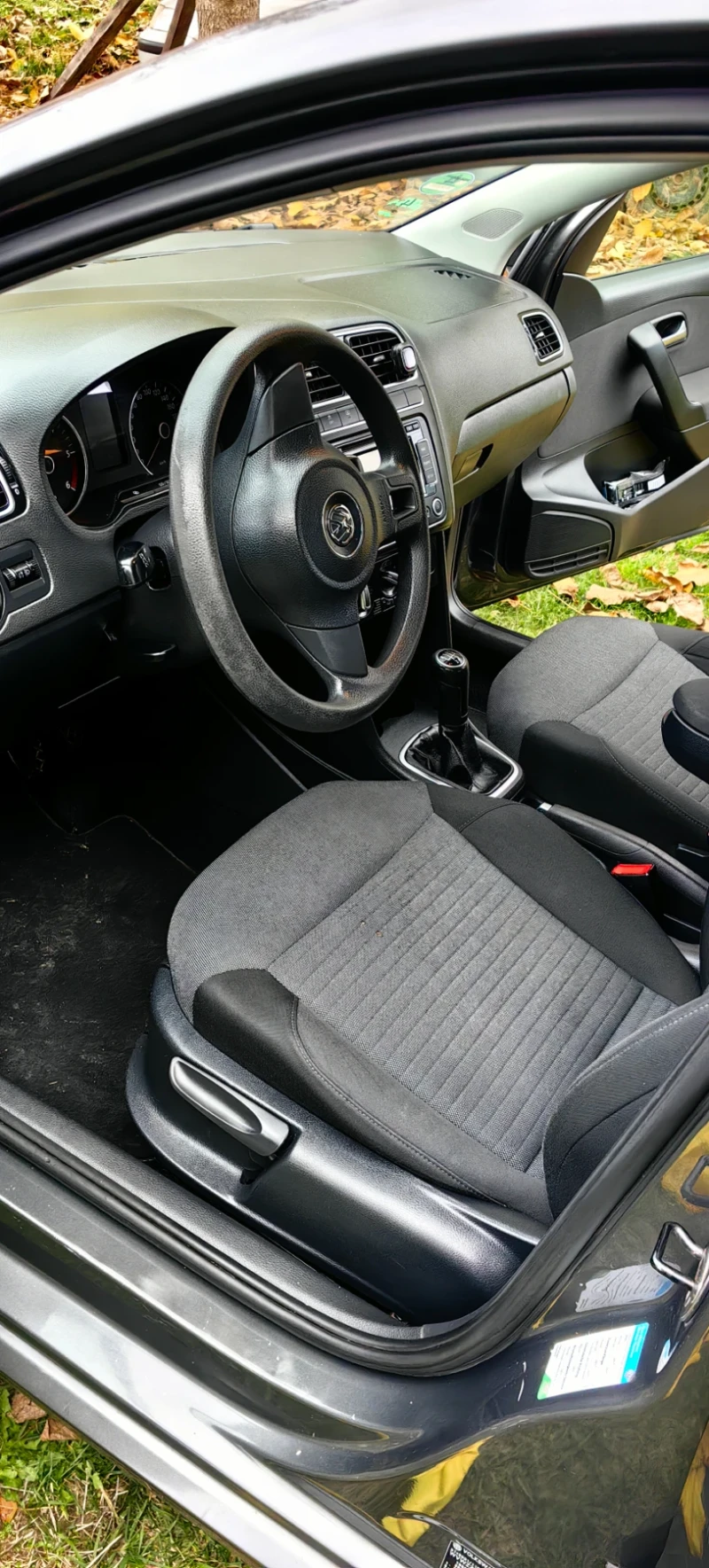 VW Polo 1.6 tdi 105 ks, снимка 8 - Автомобили и джипове - 52190696