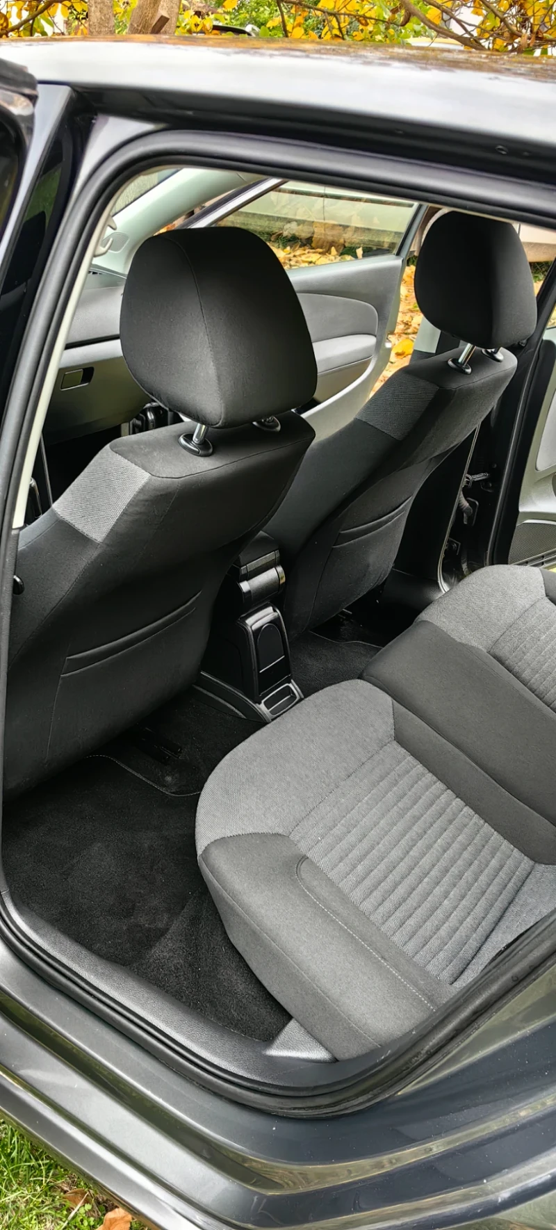 VW Polo 1.6 tdi 105 ks, снимка 9 - Автомобили и джипове - 52190696