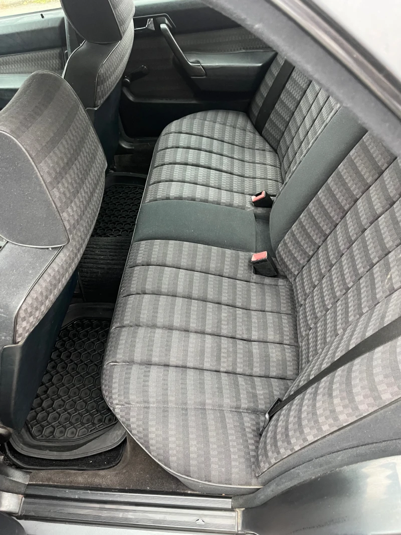 Mercedes-Benz 190 Clima, снимка 11 - Автомобили и джипове - 53225150