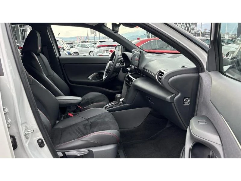 Toyota Yaris Cross 1.5HSD GR SPORT, снимка 6 - Автомобили и джипове - 54054567
