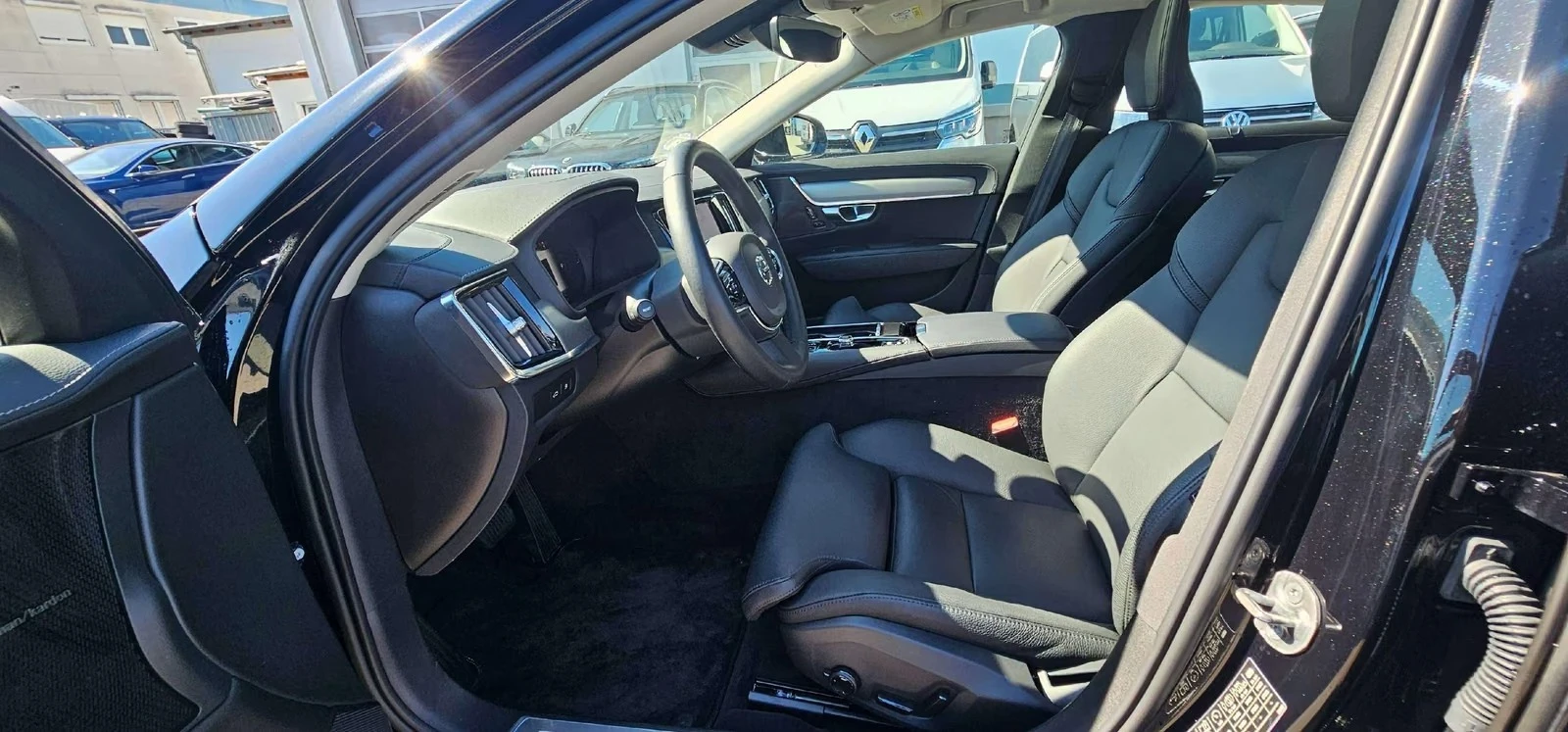 Volvo S90 Plug-In, снимка 11 - Автомобили и джипове - 20497091