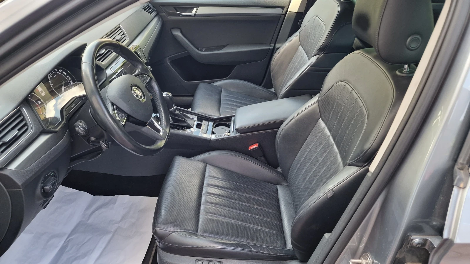 Skoda Superb 2.0TDI DSG - изображение 9