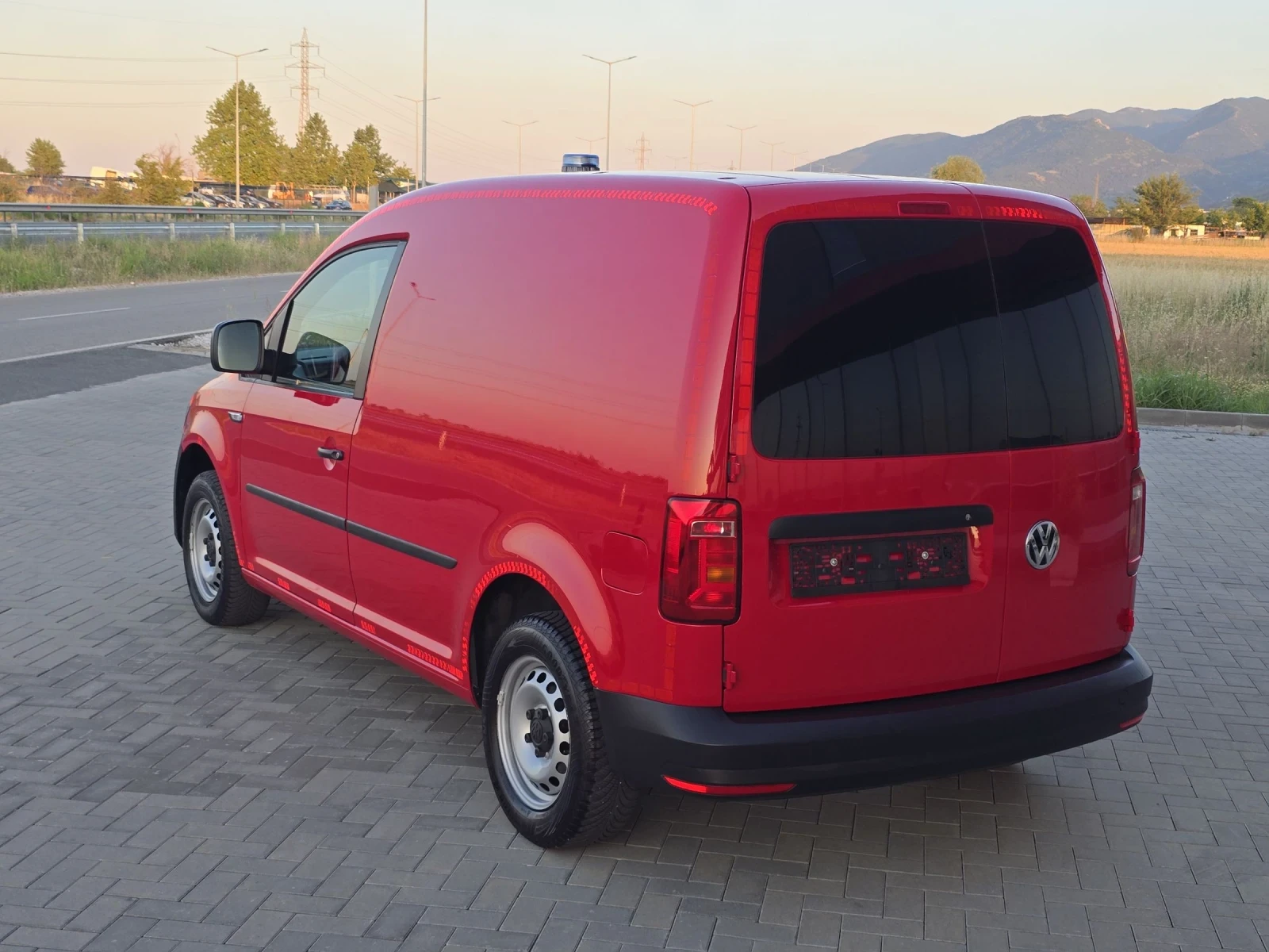 VW Caddy 2.0TDI/102ks/EURO6/* * 89000* * km. - изображение 6