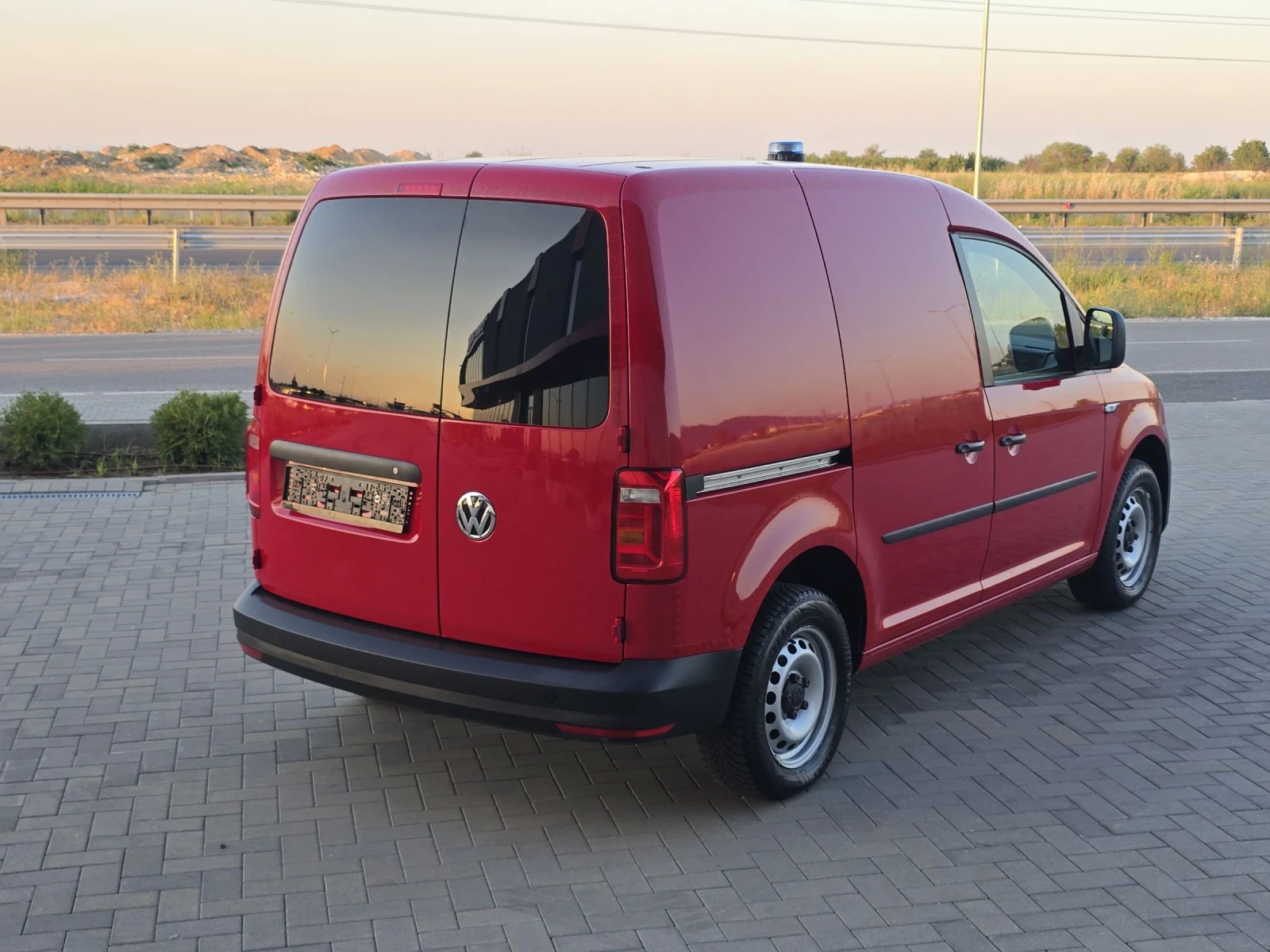 VW Caddy 2.0TDI/102ks/EURO6/* * 89000* * km. - изображение 4