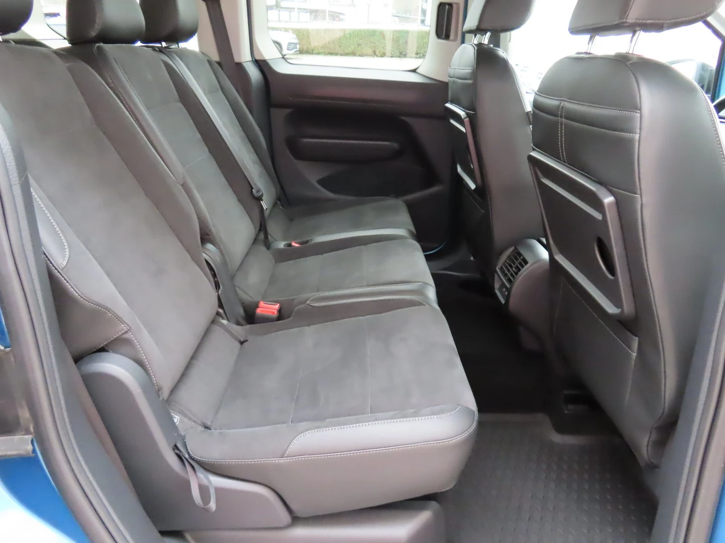 VW Caddy Style TDI 7 места - изображение 8