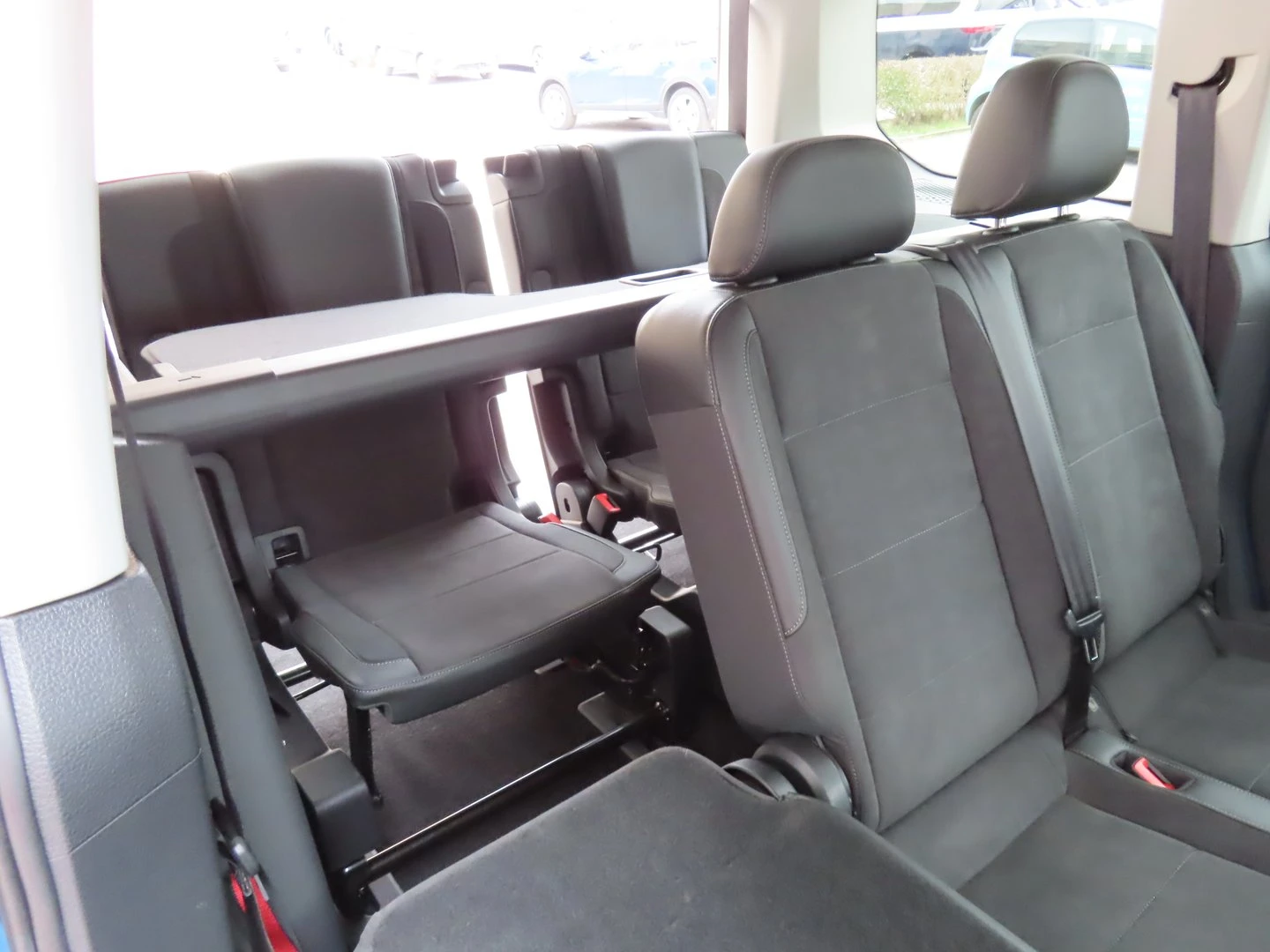 VW Caddy Style TDI 7 места - изображение 9