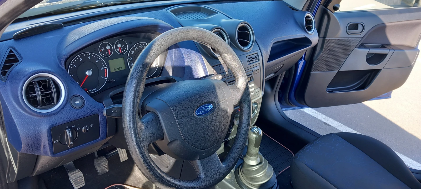 Ford Fiesta, снимка 14 - Автомобили и джипове - 53766133