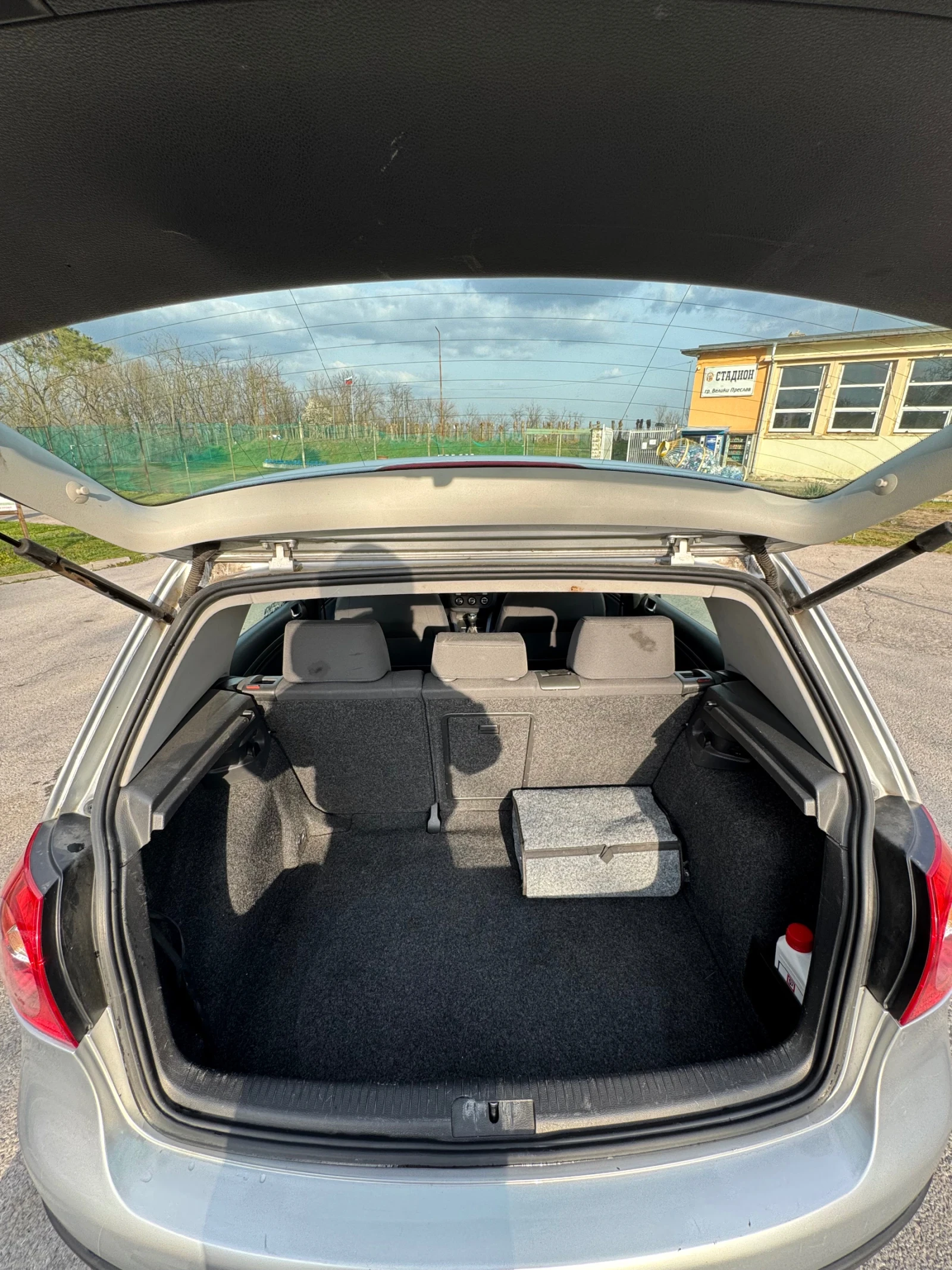 VW Golf 1.9 TDI, снимка 11 - Автомобили и джипове - 53877906