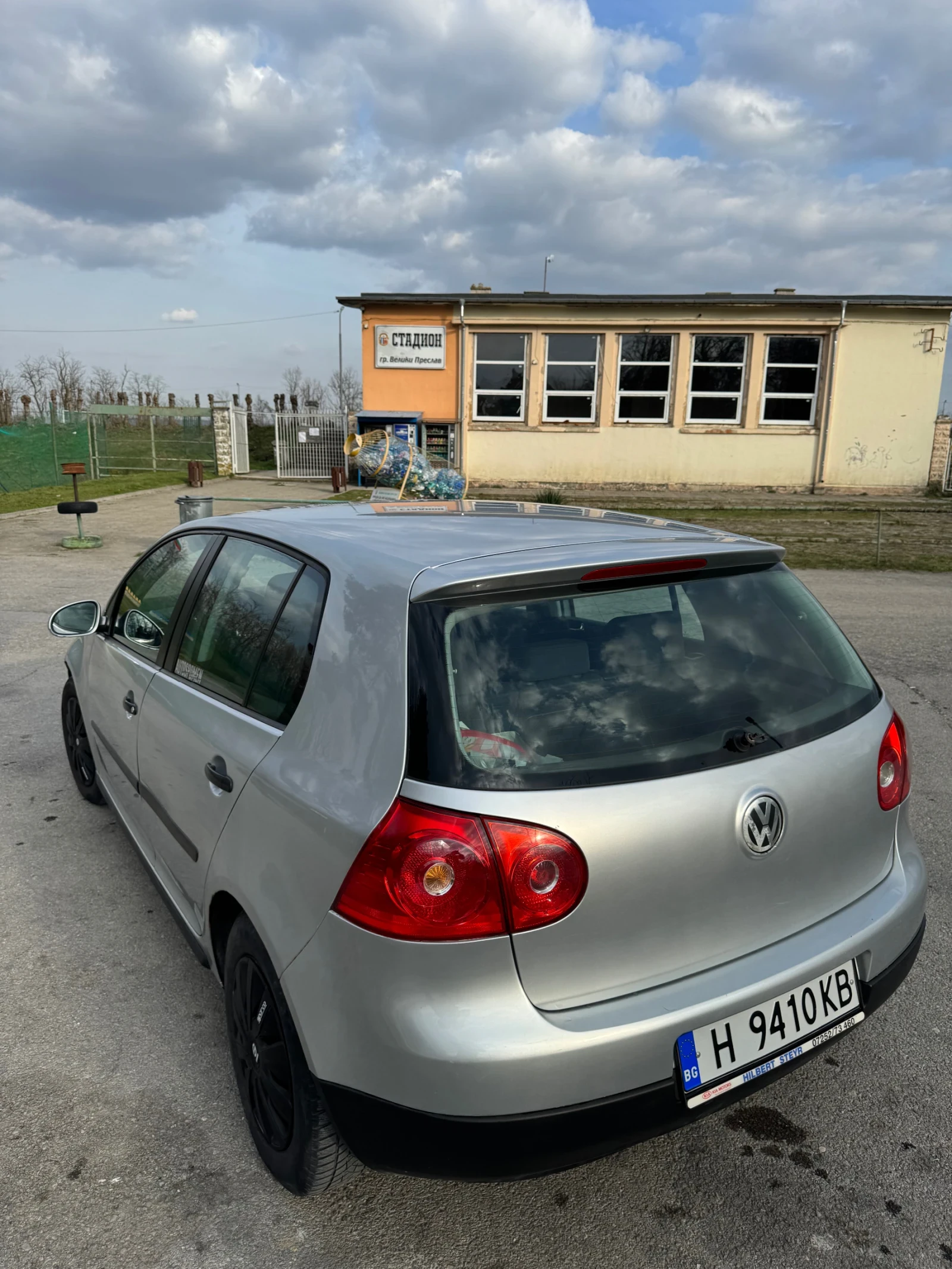 VW Golf 1.9 TDI, снимка 3 - Автомобили и джипове - 53877906